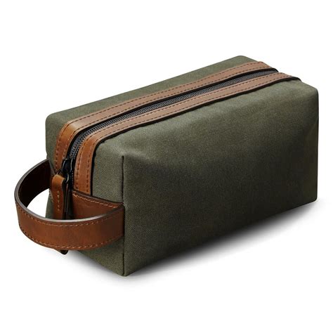 toiletry bag for men small.